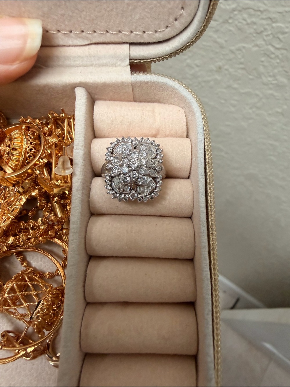 14k  Floral diamond Cluster Ring